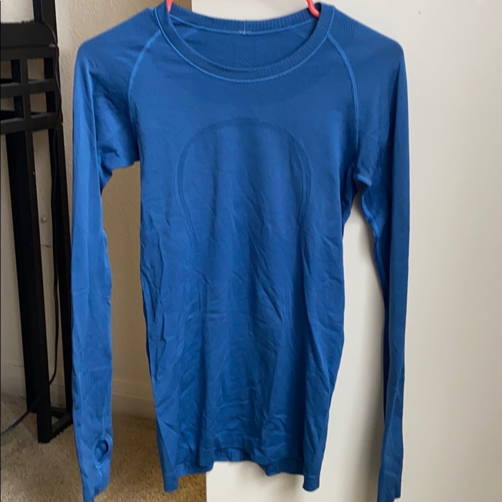 Lululemon running shirt